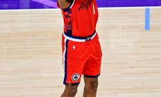 九游体育app下载-关于火箭主场击败爵士，哈登高效砍下分率队取胜的信息