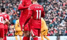 九游体育在线-利物浦中场战术精妙：进攻犀利缔造传奇