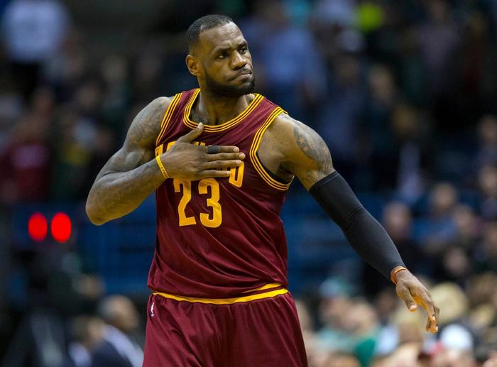 NBA总决赛：湖人队重返巅峰，勒布朗詹姆斯称王