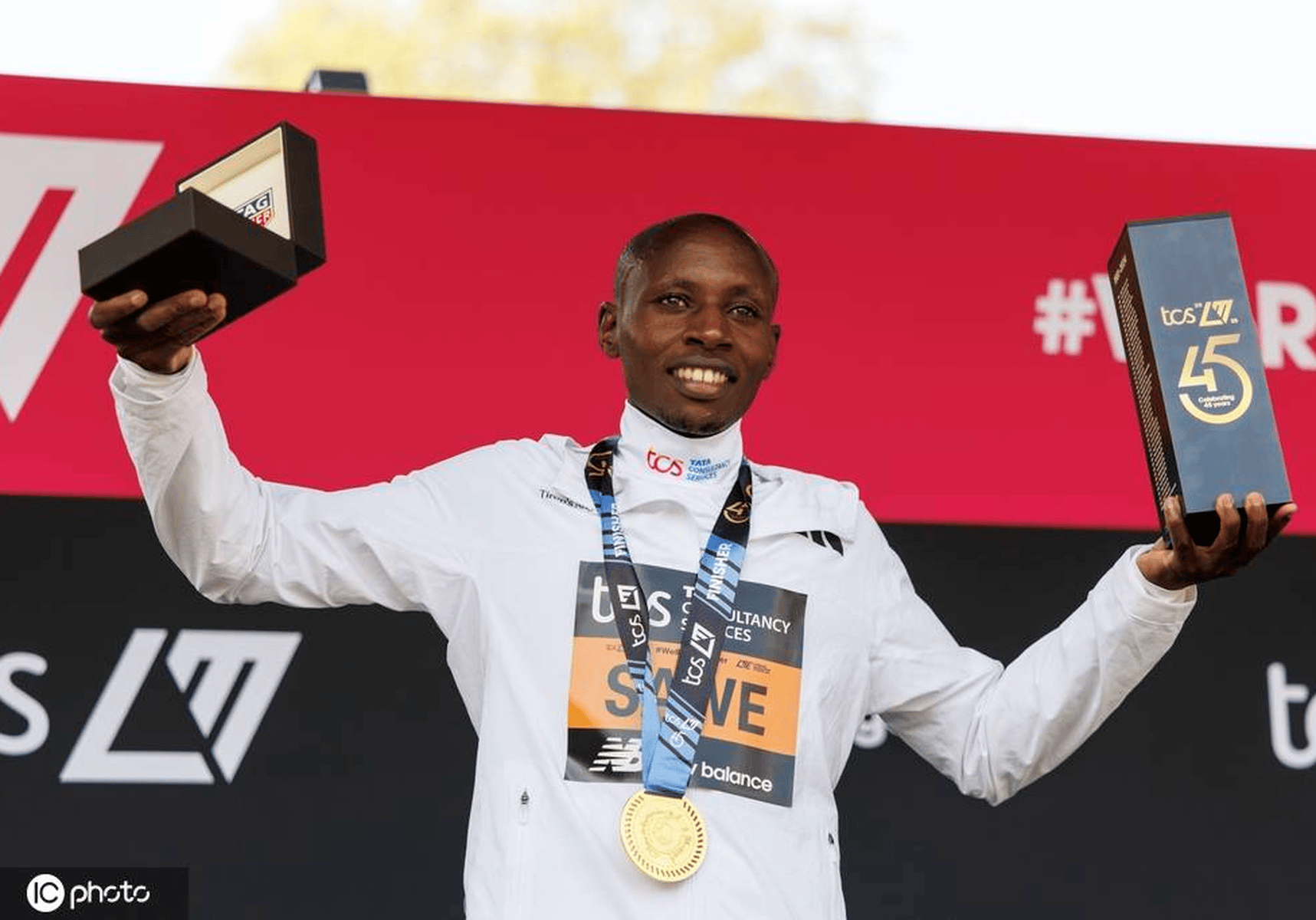 关于肯尼亚马拉松选手实现突破，创造奇迹的信息