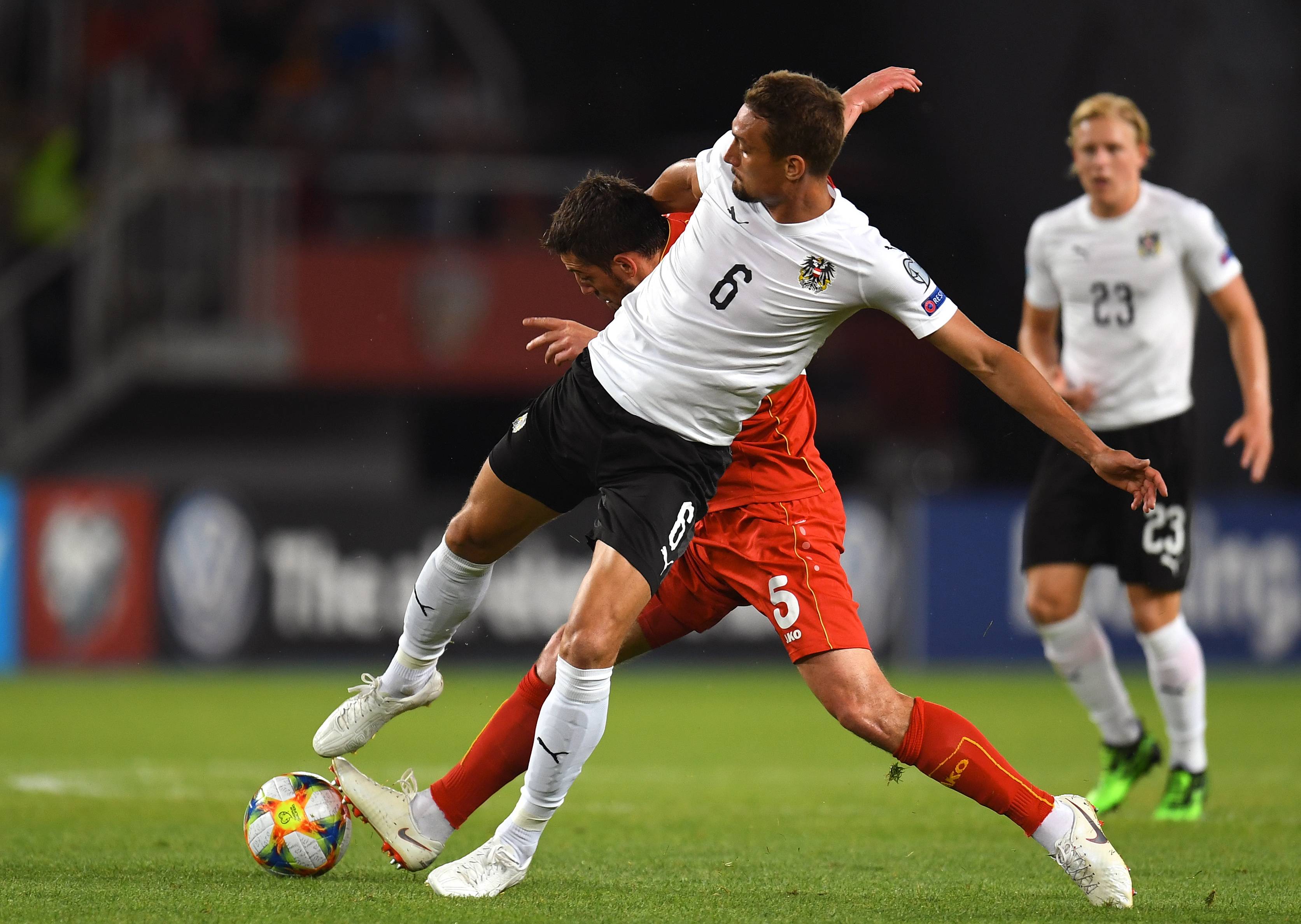 瑞士队斩获胜利,晋级欧锦赛半决赛 瑞士队斩获胜利,晋级欧锦赛半决赛